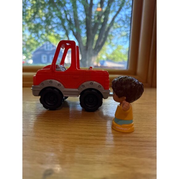 Fisher-Price Little People Red & Gray Smiling Vehicle With Figure - Picture 4 of 5